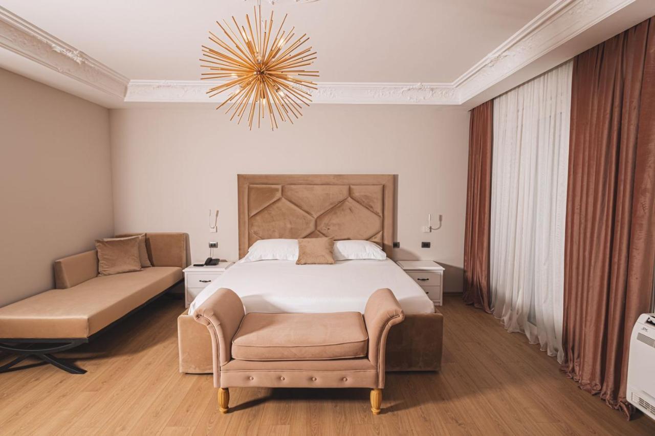 Grand Mirage Otel Avlonya Dış mekan fotoğraf